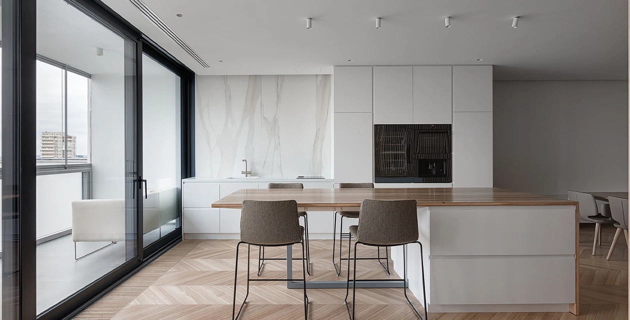 Sintered stone worktop and minimalist kitchen design