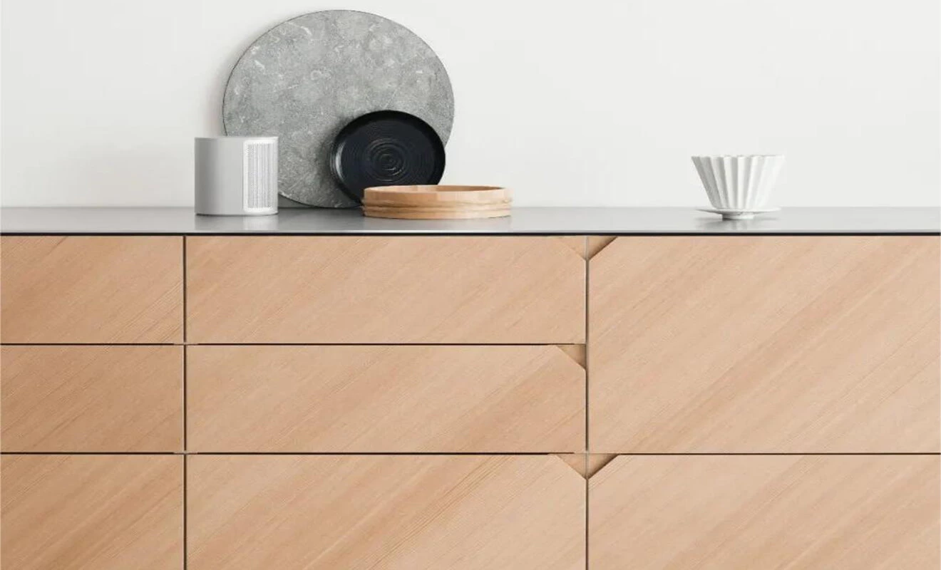 Triangular corner-cut cabinet handle for easy opening Triangular corner-cut cabinet handle for easy opening