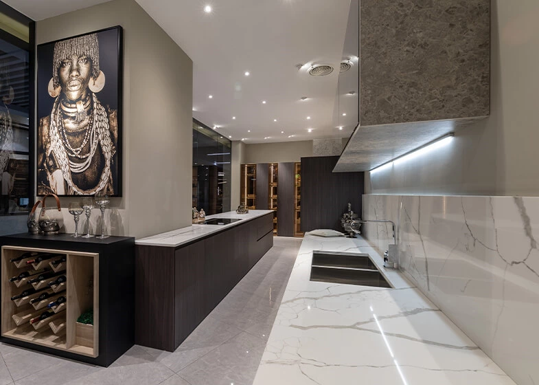 HPL Galley Kitchen Cabinets for Modern Homes