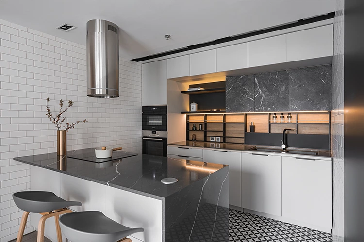 5 Basic Considerations for Customizing Your Kitchen Cabinets