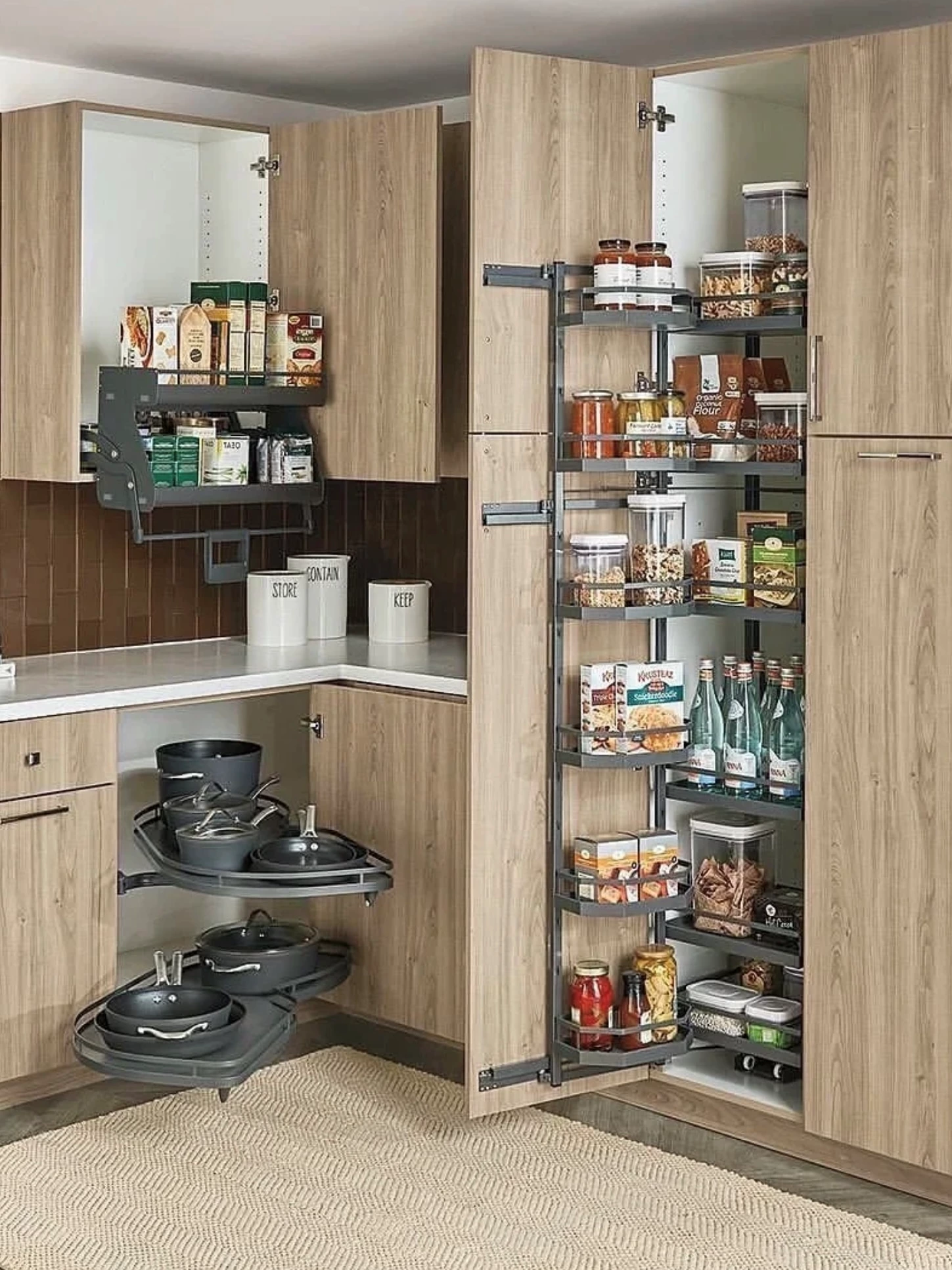 5 Basic Considerations for Customizing Your Kitchen Cabinets