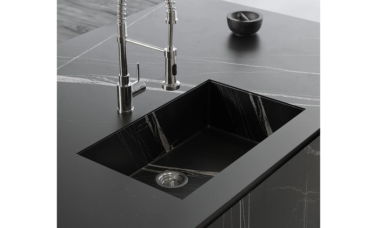 Quartz vs. Sintered Stone Countertops: A Detailed Look at Two