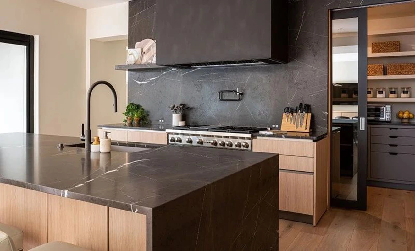 Quartz vs. Sintered Stone Countertops: A Detailed Look at Two