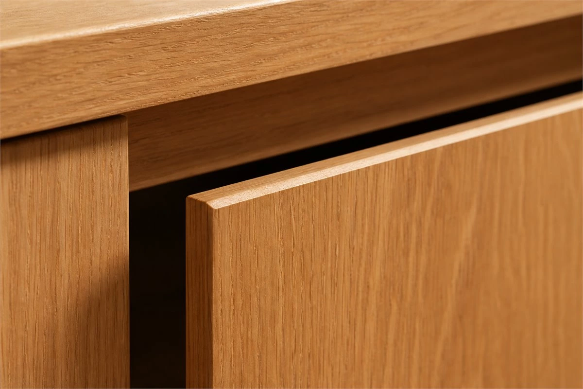 45-degree bevelled edge pull on handleless kitchen cabinet drawers