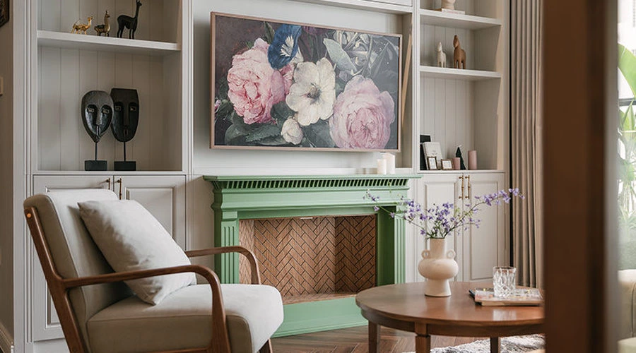 Arched TV wall with off-white lacquer cabinetry and symmetrical display niches