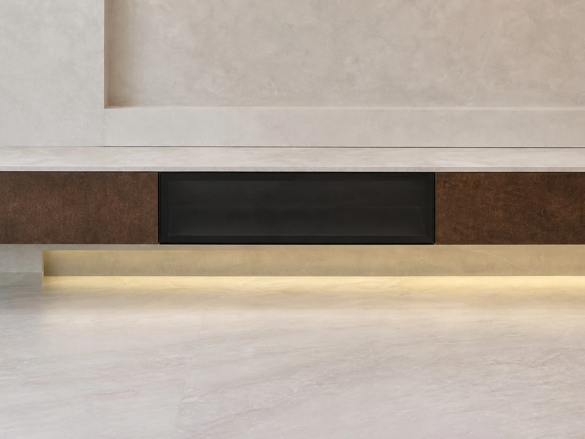 Custom TV cabinet with open shelves in a Shenzhen apartment