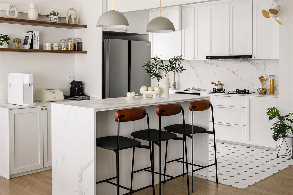 Luxury kitchen comparing marble and wood-effect cabinet surfaces