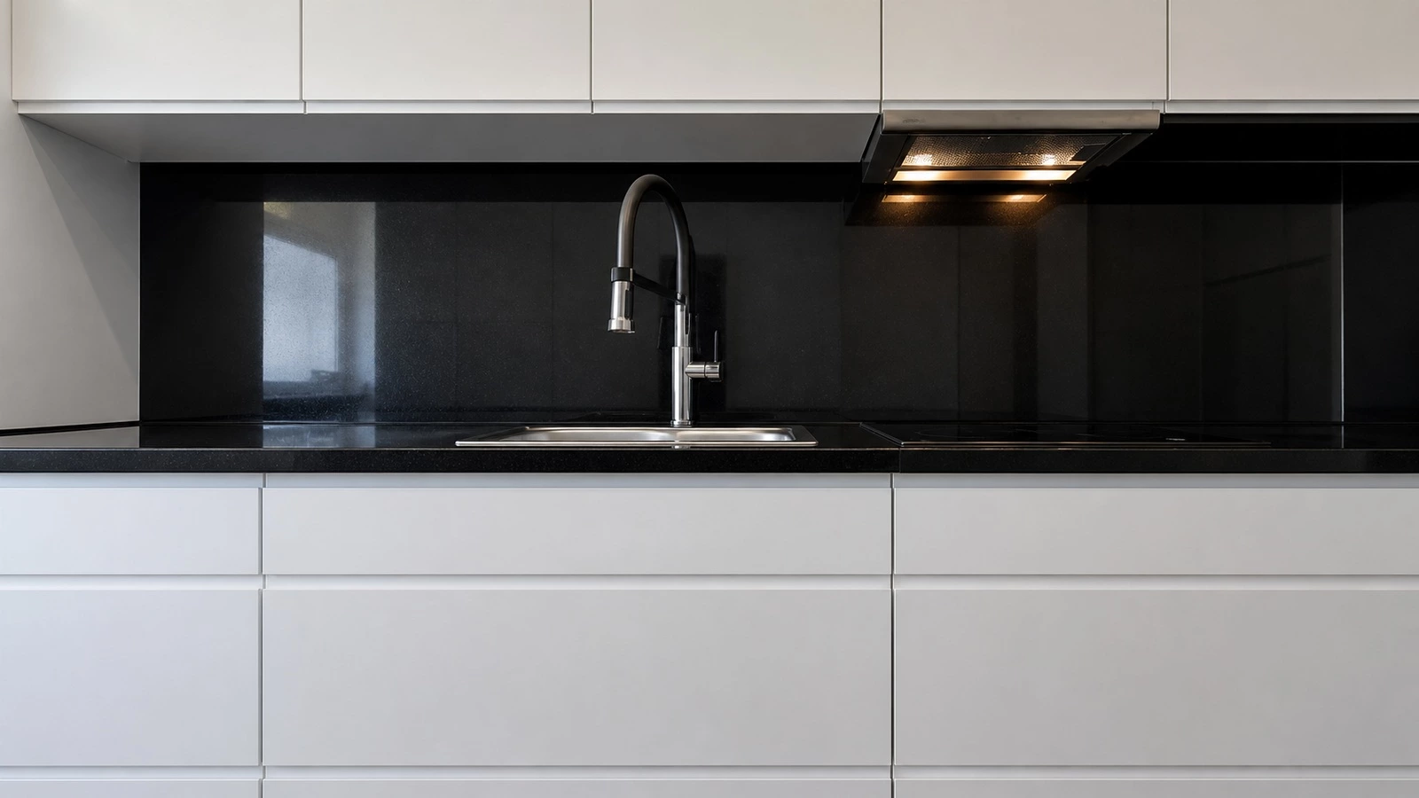 Matte white minimalist apartment cabinets in Sintra