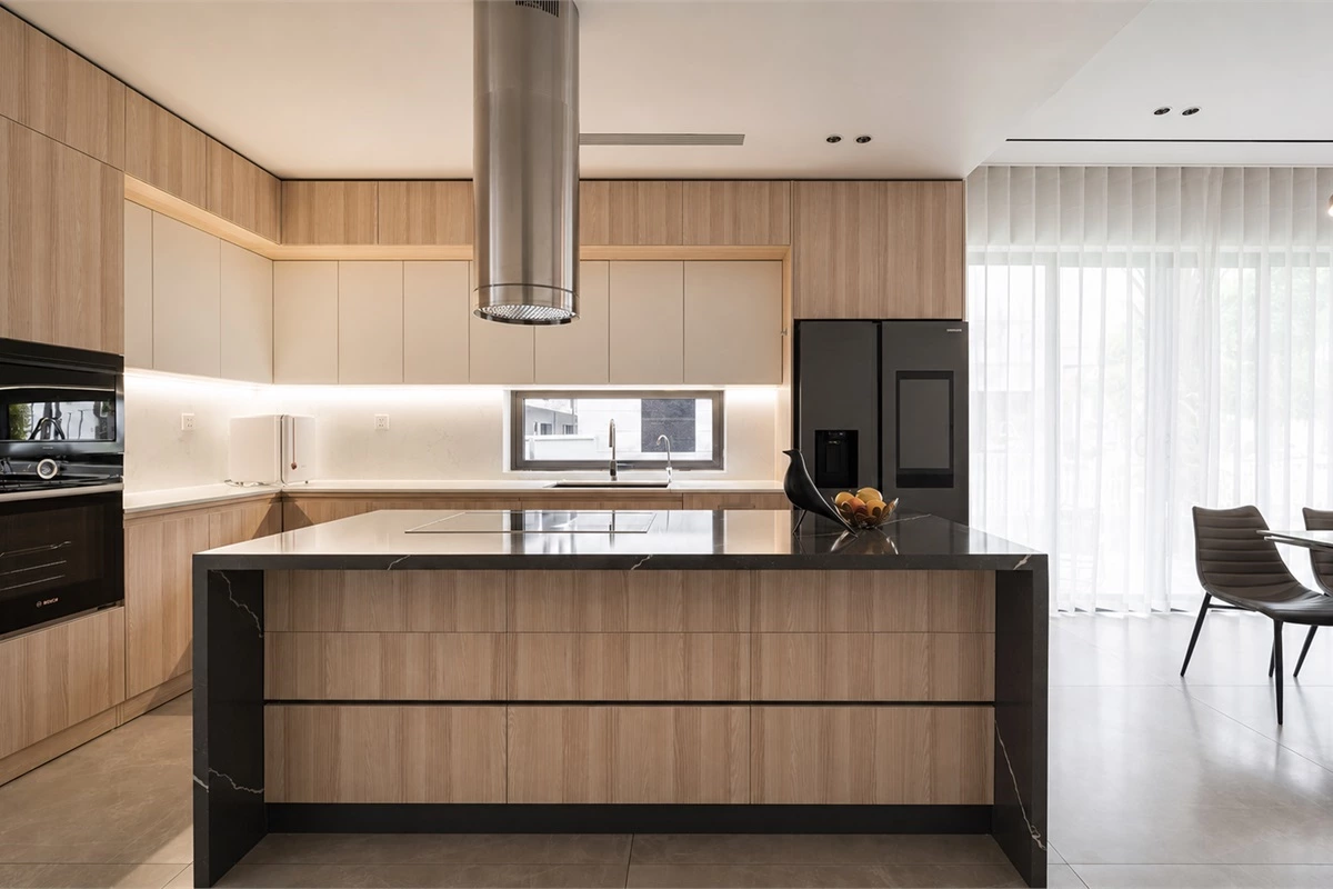 Functional modern kitchen layout with work triangle and organized storage