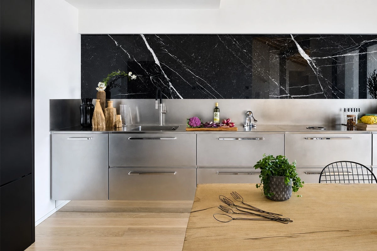 Easy-to-clean kitchen materials with smooth durable surfaces