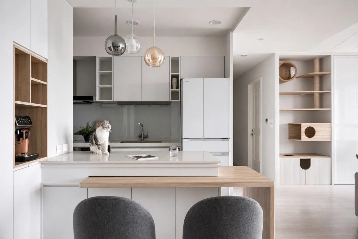 Flexible kitchen island dining extension for compact homes