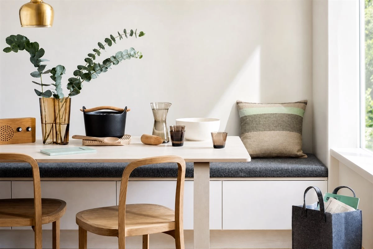 Tatami Hidden Storage Design Tatami bench and built-in seating with concealed storage