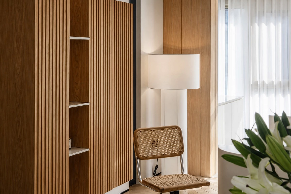 Floating cabinet room divider for an open-plan custom interior