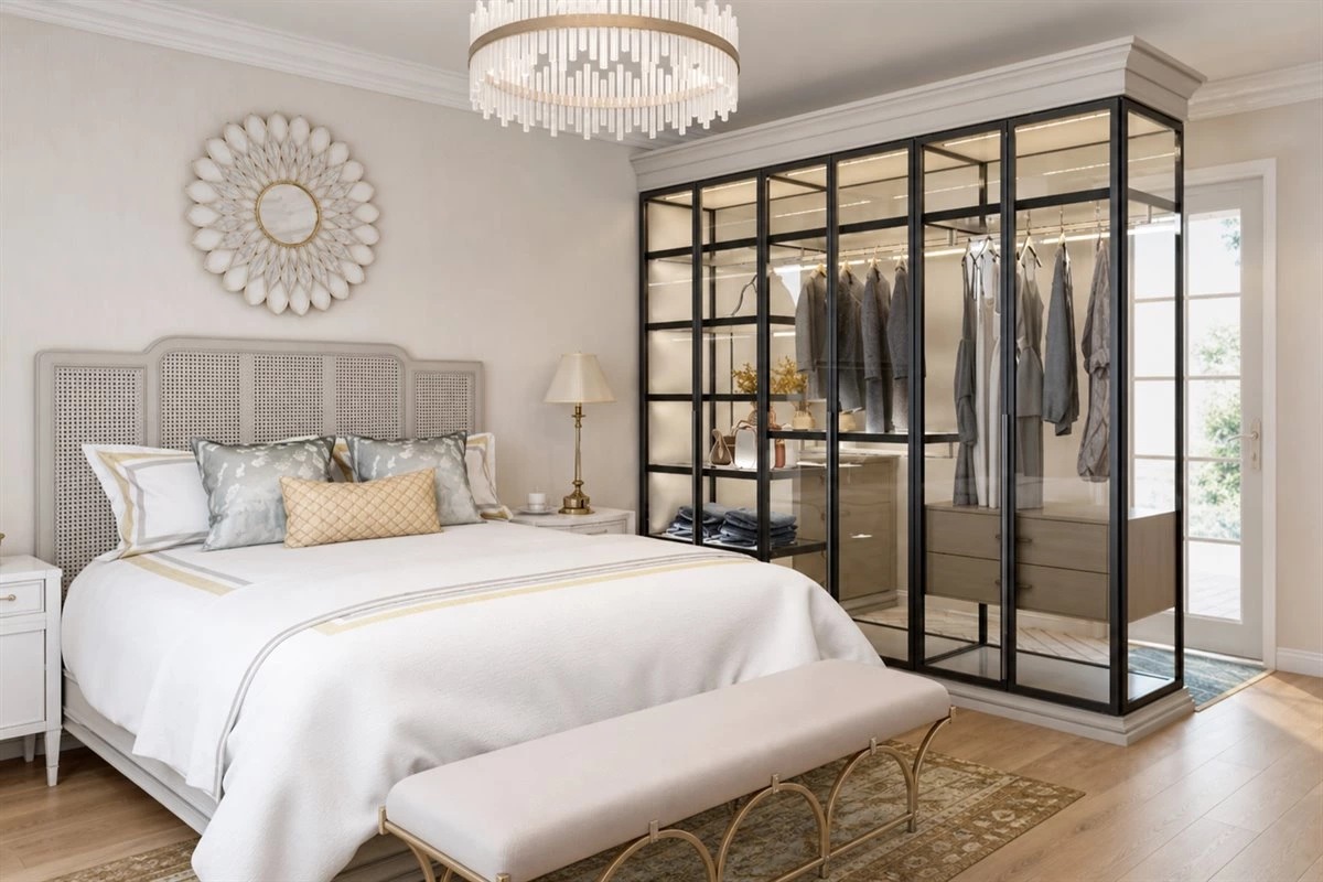 Partitioned dressing room with glass wardrobe Partitioned dressing room with floor-to-ceiling glass wardrobe storage