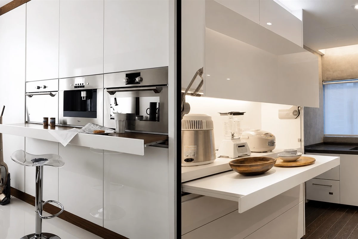 Pull-out kitchen worktop for extra preparation space