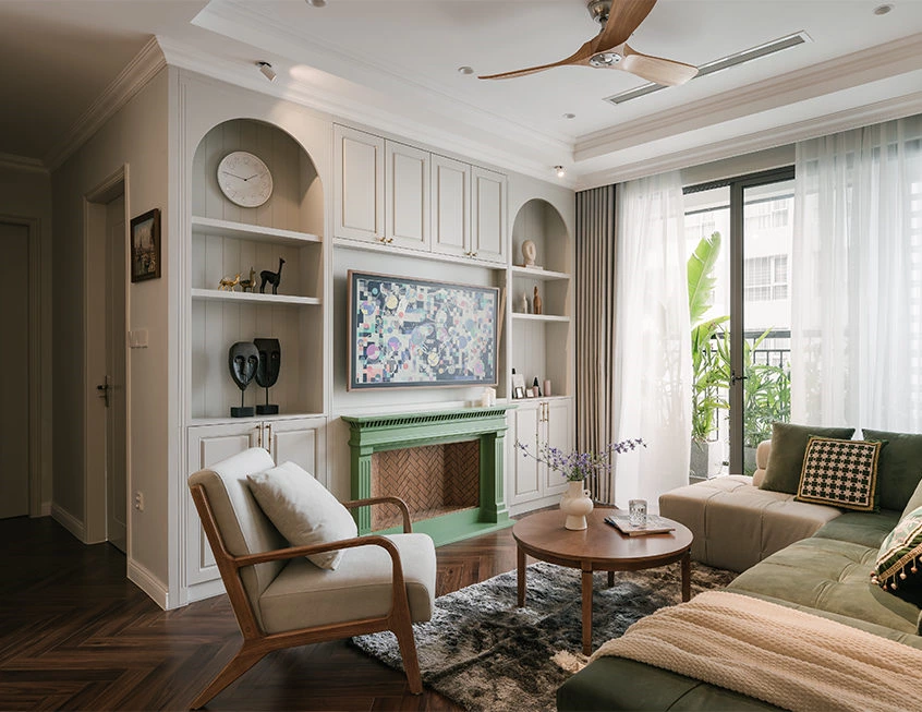 Light Retro Living Room: Calm Home with Arched TV Wall