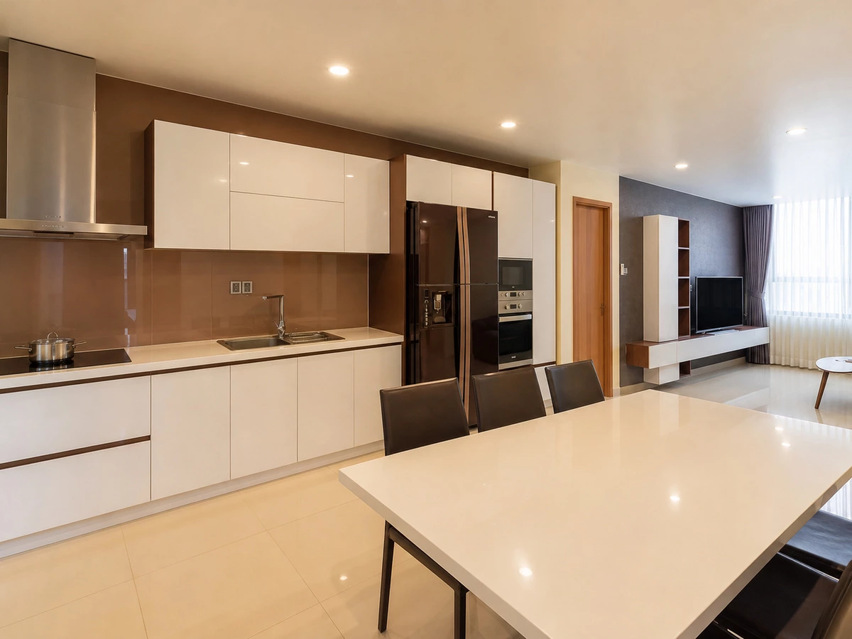White lacquer kitchen cabinets in the Ho Chi Minh apartment engineering project