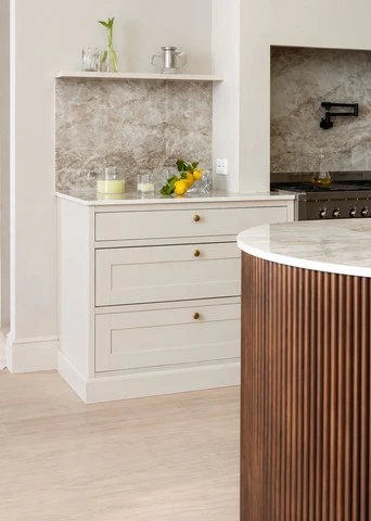 Fluted Island Shaker Kitchen in Warm Cream and Wood