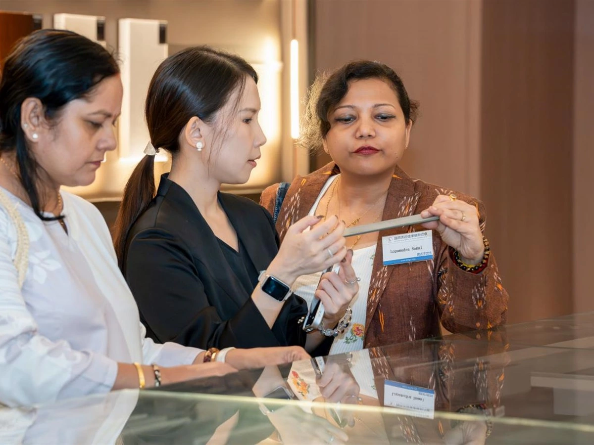 ALLURE Welcomes the INDII&nbsp;VERSE Delegation of Women